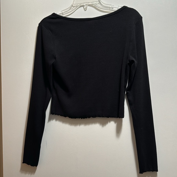 H&M Cropped Cardigan / Sweater / Blouse - Picture 2 of 2
